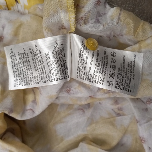 Anna Glover H&M Floral, 3/4 Length Sleeve, Button Up Blouse - Picture 10 of 12